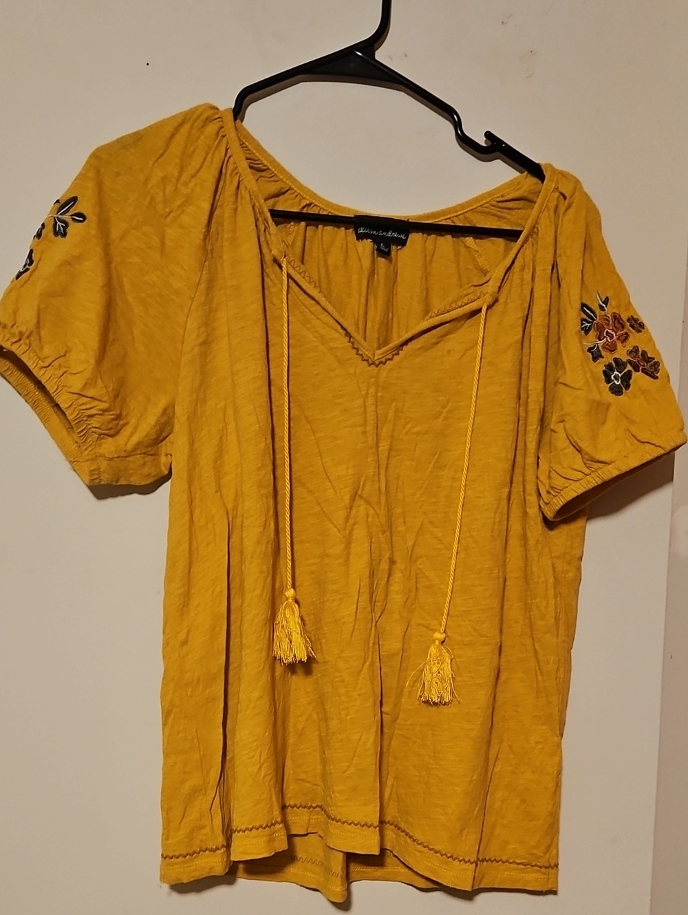 Alice + Olivia Mustard Embroidered Tie-Front Tunic Top